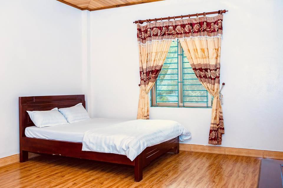 Hung Thinh Hotel Ban Gum Екстер'єр фото